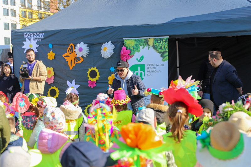 25/27 Wiosna na ryneczku przy św. Jerzego w Gorzowie