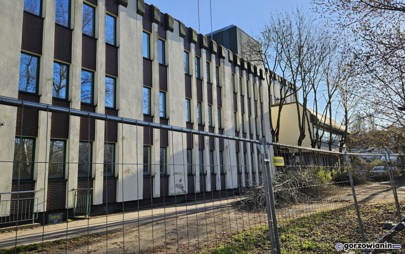 3/6 Budynek po byłym banku pójdzie do rozbiórki