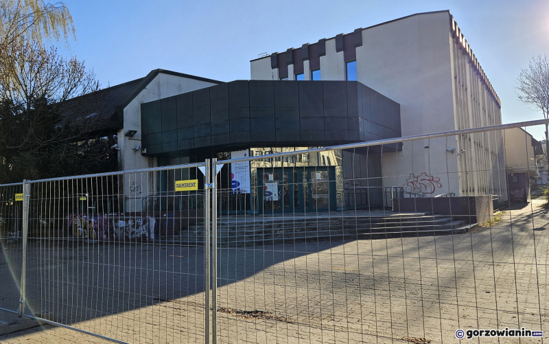 4/6 Budynek po byłym banku pójdzie do rozbiórki