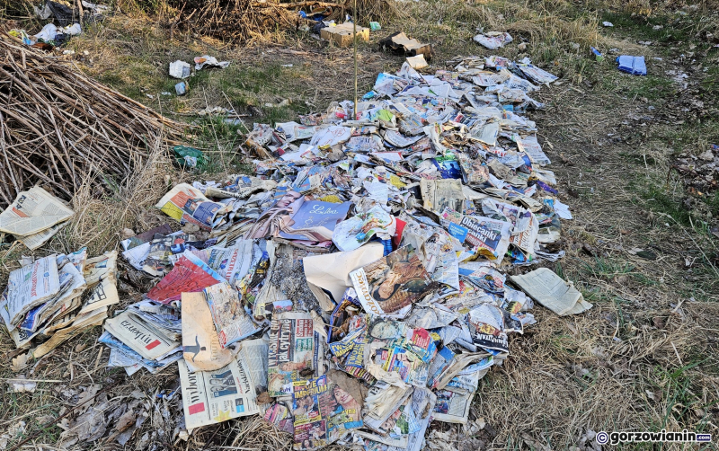 3/12 Dzikie wysypisko śmieci przy ul. Piłsudskiego