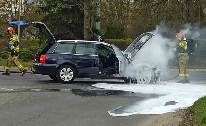3/4 Pożar audi na rondzie Myśliborskim