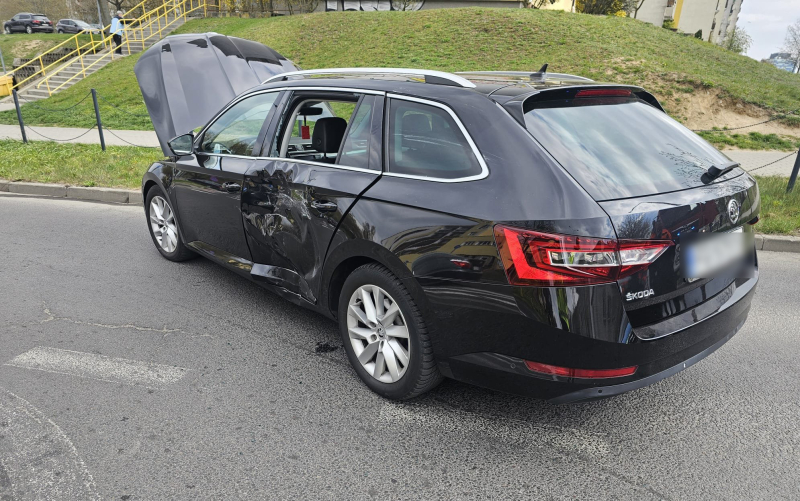 3/6 Wypadek na Fredry. Zderzenie skody i motocykla