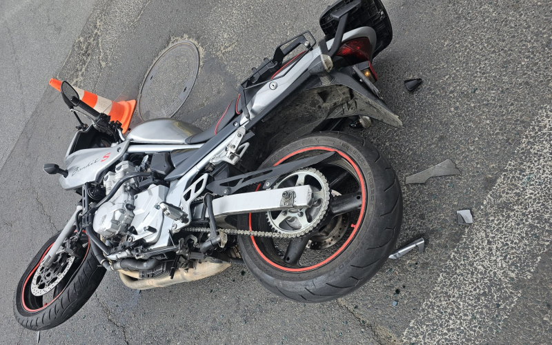 6/6 Wypadek na Fredry. Zderzenie skody i motocykla