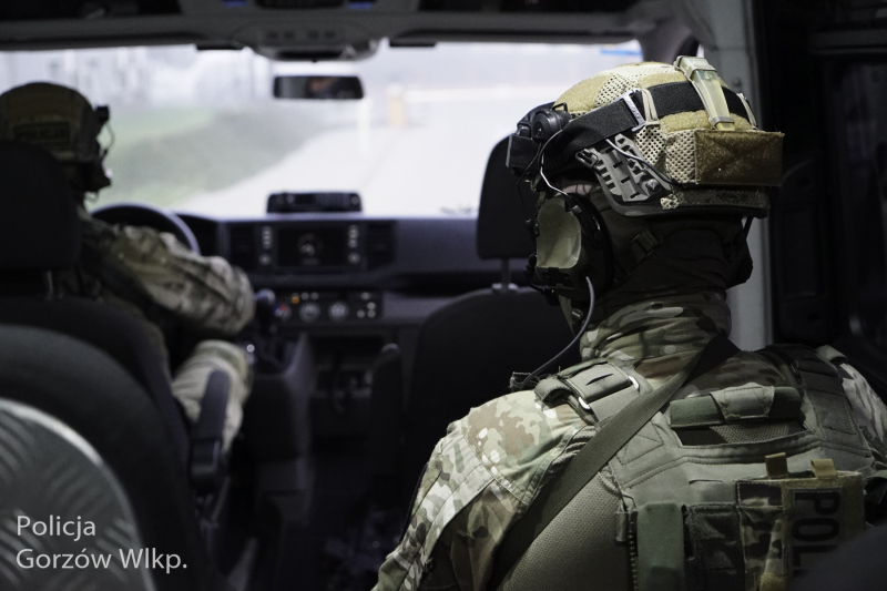 4/7 Akcja kontrterrorystów przy ul. Myśliborskiej w Gorzowie