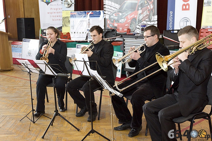 4/10 Gorzów: Przekazanie sprzętu diagnostycznego dla Zespołu Szkół Budowlanych