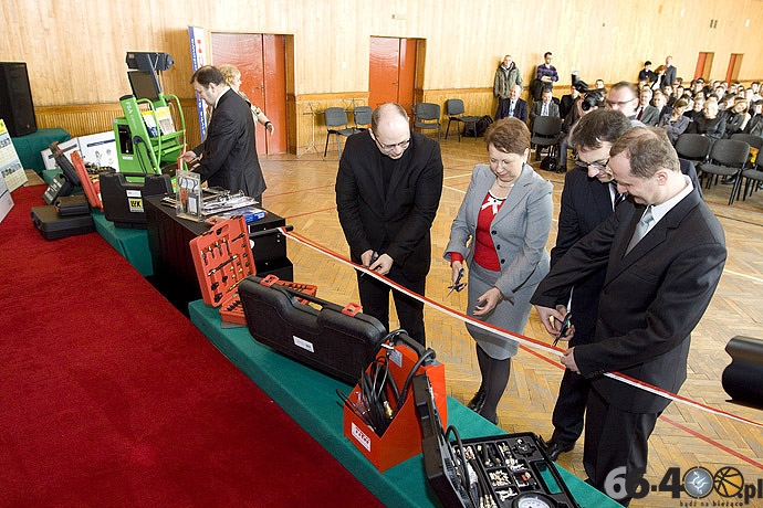 8/10 Gorzów: Przekazanie sprzętu diagnostycznego dla Zespołu Szkół Budowlanych