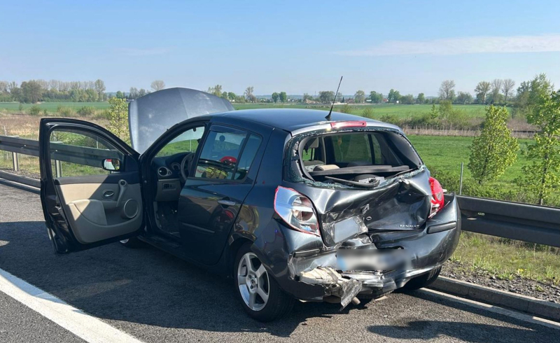 6/7 Zderzenie nissana i renault na S3