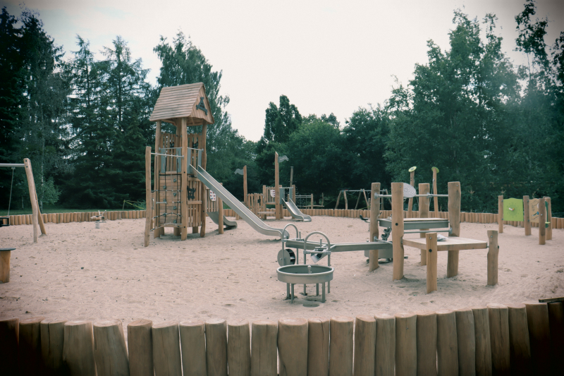 19/19 Magiczny Dzień Bajek w Ogrodzie Dendrologicznym Przelewice