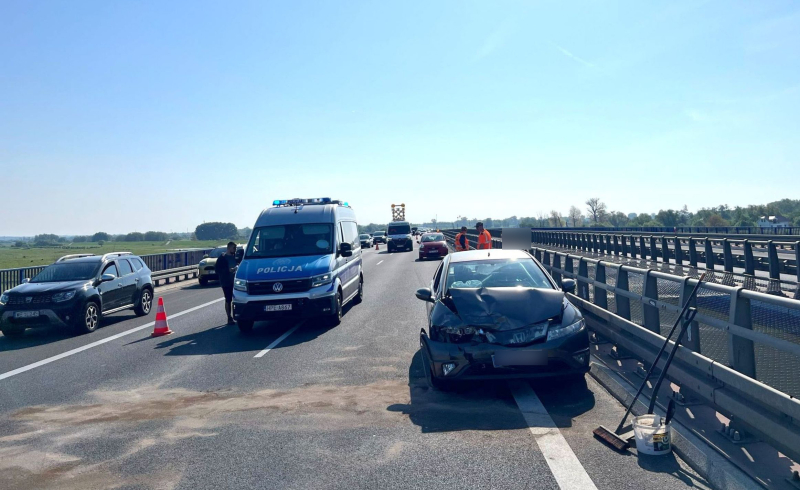 3/6 Zderzenie hondy i toyoty na S3