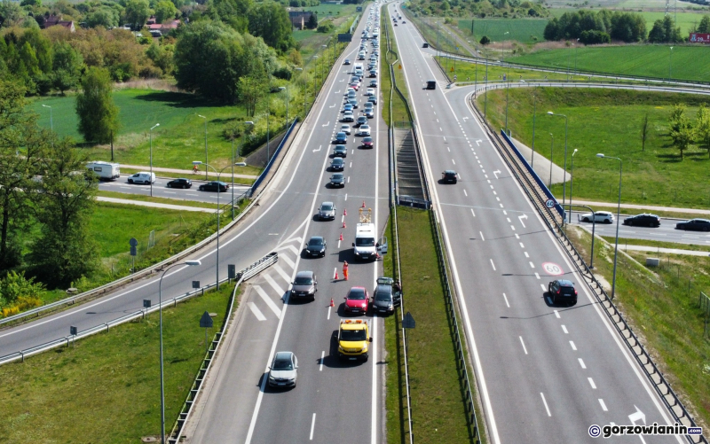 6/6 Zderzenie dwóch aut na węźle S3 Gorzów Południe