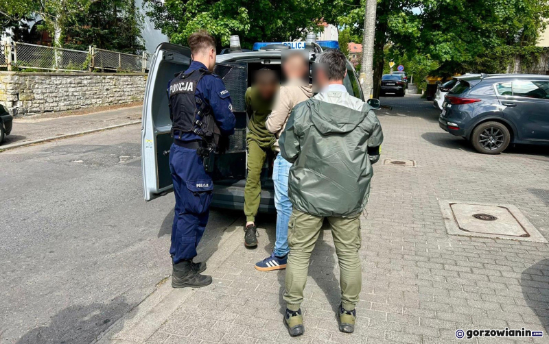 3/5 Doprowadzenie kierowcy i pasażera peugeota do prokuratury