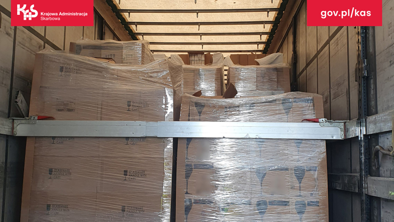 6/7 CBŚP rozbiło gang tytoniowy. 29 zatrzymanych, milionowe straty dla państwa