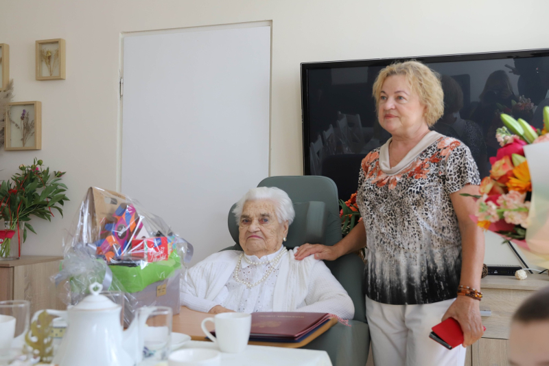 8/9 Pani Marianna świętowała 100 urodziny
