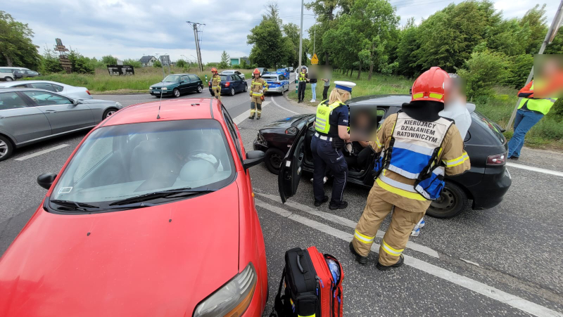 1/6 Zderzenie chevroleta, seata i volvo