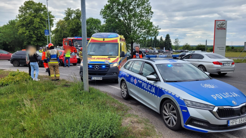 5/6 Zderzenie chevroleta, seata i volvo