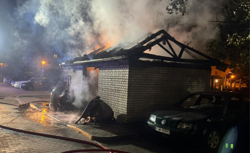 4/6 Pożar altany śmietnikowej i samochodu na Madryckiej