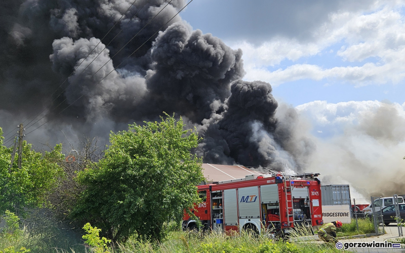 4/11 Pożar warsztatu i zakładu wymiany opon na Kasprzaka