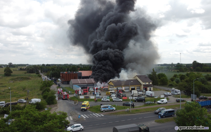 7/11 Pożar warsztatu i zakładu wymiany opon na Kasprzaka