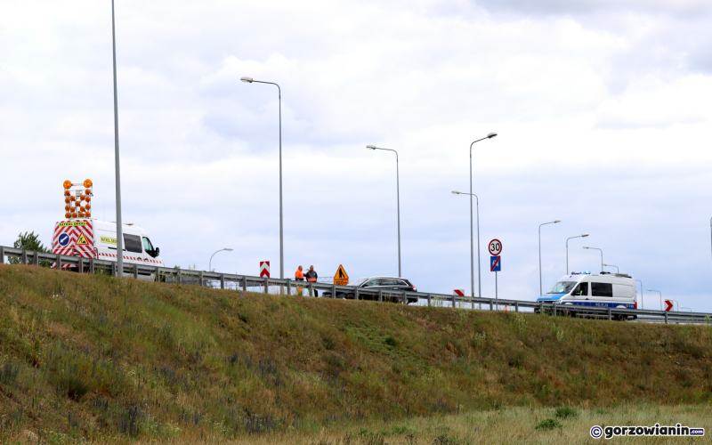 4/8 Rozbity opel na węźle S3 Gorzów Południe