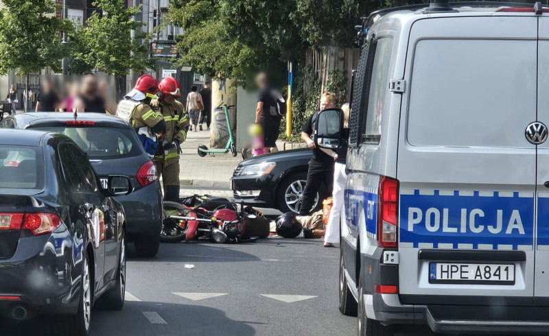3/7 Zderzenie motocyklisty i peugeota w centrum Gorzowa