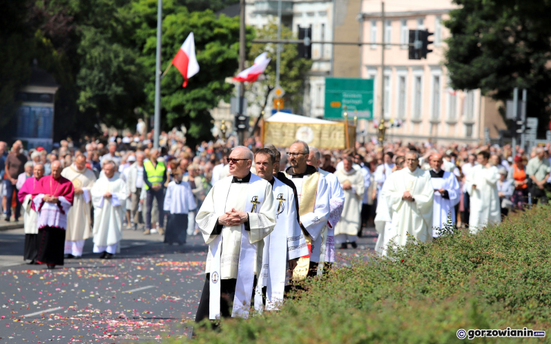15/23 Procesja Bożego Ciała w Gorzowie 2025