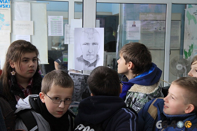 6/10 Gorzów: Dzieci z pół kolonii z Klubu U Szefa w ramach ferii zwiedzają WKU i KMP