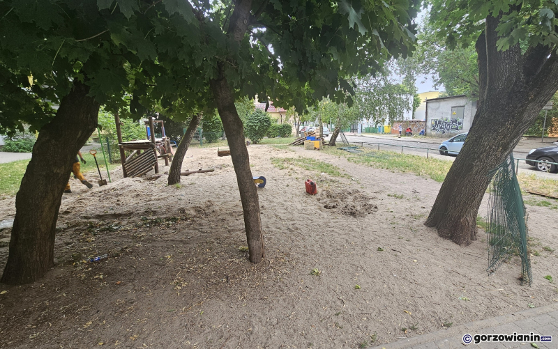 8/10 Likwidacja placu zabaw przy ul. Łużyckiej