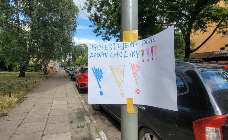 10/10 Likwidacja placu zabaw przy ul. Łużyckiej