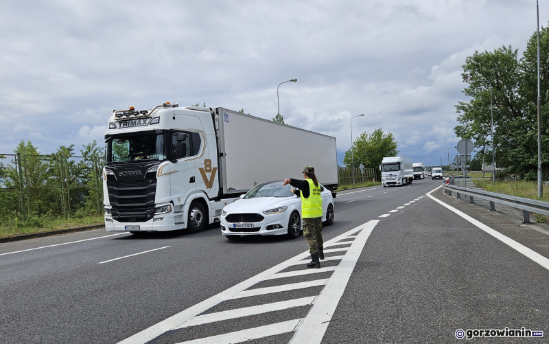 3/7 Trwają kontrole na przejściu granicznym w Świecku