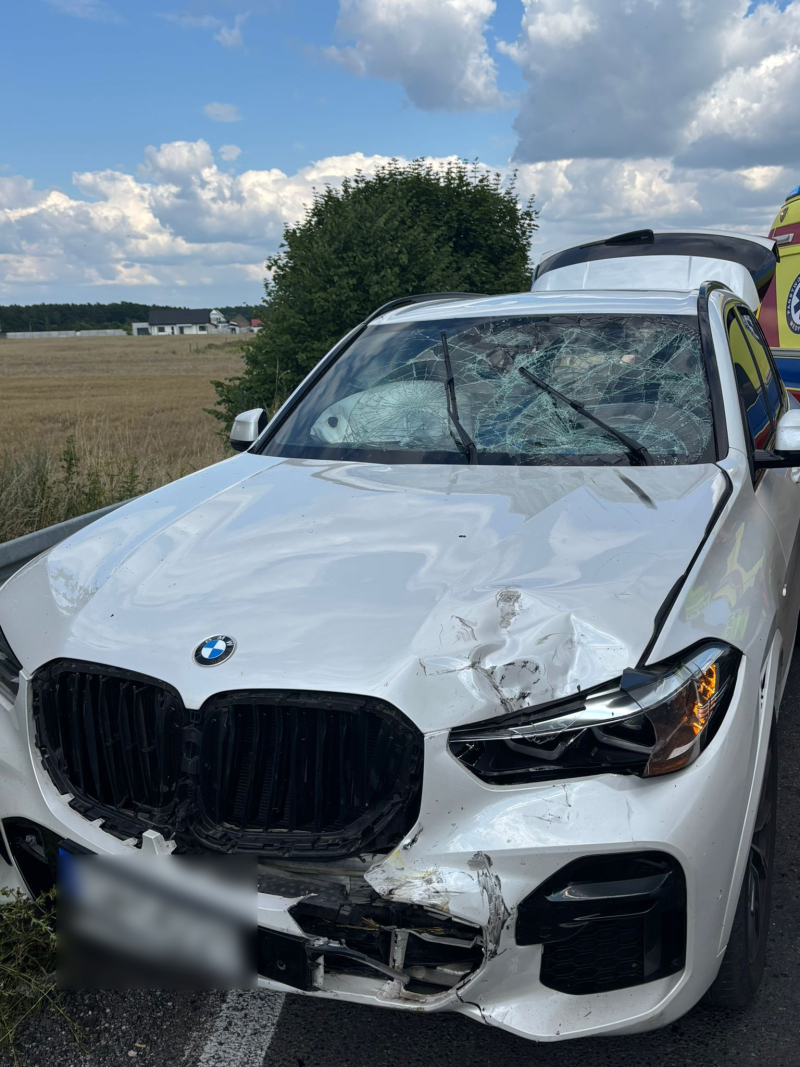 4/5 Czołówka motocykla i BMW w Wysokiej