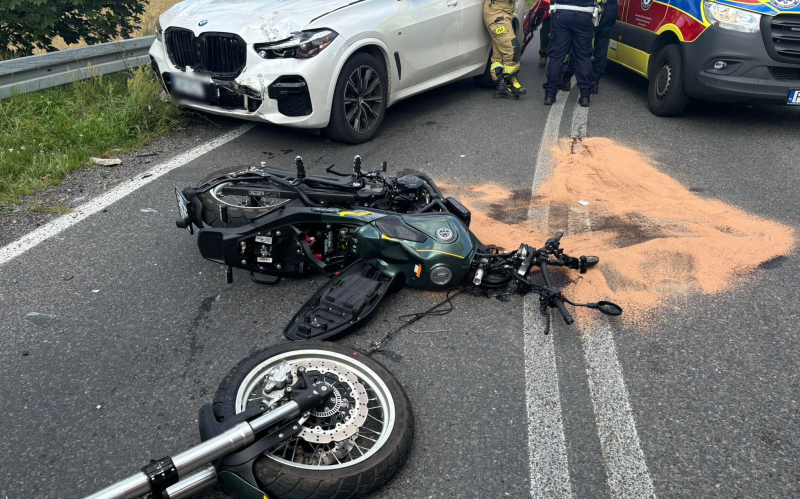 5/5 Czołówka motocykla i BMW w Wysokiej