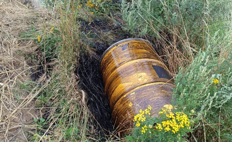 8/9 Porzucone beczki z olejem w gminie Santok