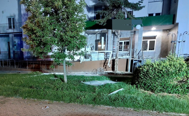 3/8 Wysadzony bankomat w Krzeszycach