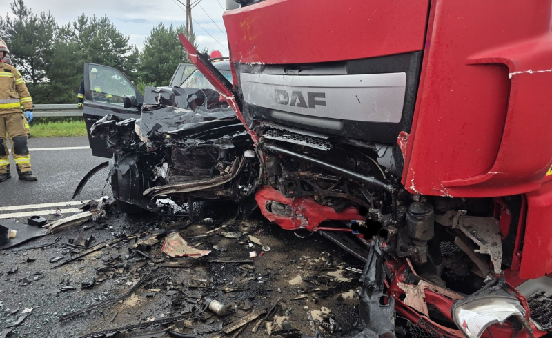3/7 Śmiertelny wypadek na DK92. Czołówka BMW i ciężarówki