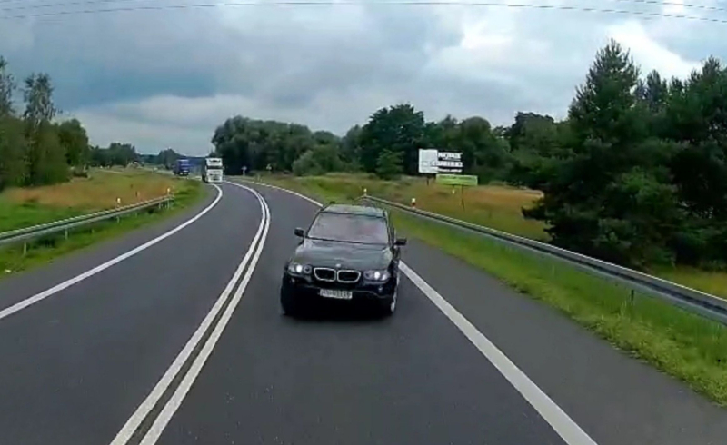 4/7 Śmiertelny wypadek na DK92. Czołówka BMW i ciężarówki