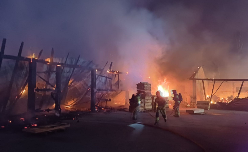 6/8 Potężny pożar tartaku w Ściechowie