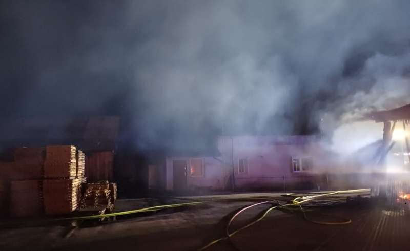 8/8 Potężny pożar tartaku w Ściechowie