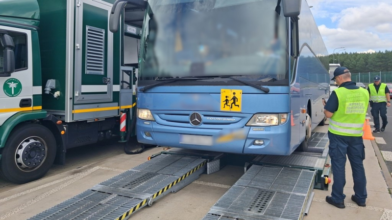 1/5 Kontrole ITD autobusów na S3 w Skwierzynie