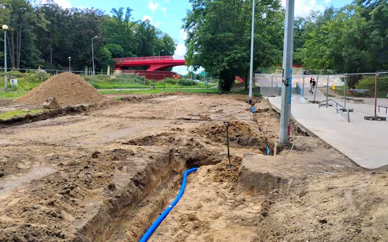 2/4 Ruszyła rozbudowa skateparku w parku Kopernika