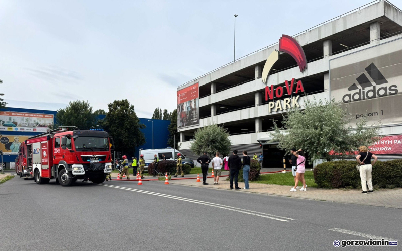 3/7 Pożar hondy na parkingu Nova Park