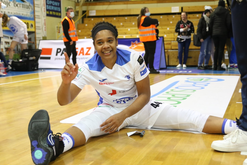 4/6 Courtney Hurt wraca ponownie do Gorzowa!