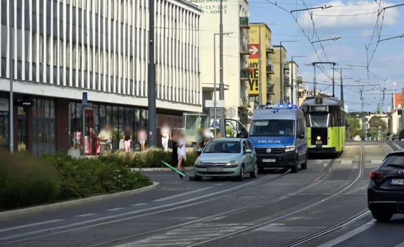 3/3 Potrącenie dzieci na elektrycznej hulajnodze przy ul. Sikorskiego