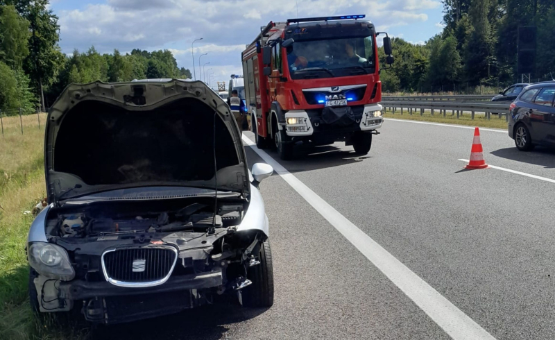 1/10 Kierujący rozbił seata o barierki na S3