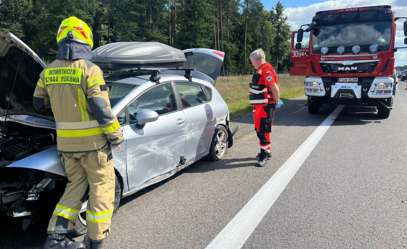 3/10 Kierujący rozbił seata o barierki na S3