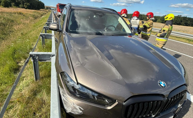 4/7 Bus uderzył w tył BMW na S3