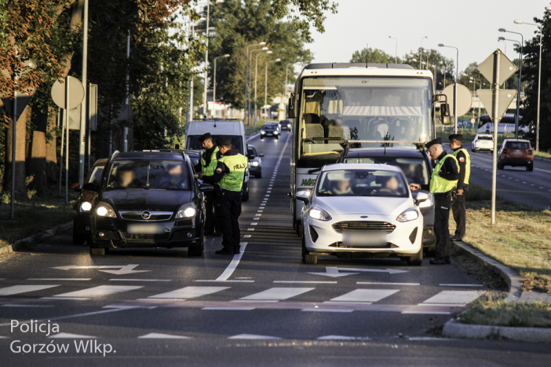 6/8 Trzeźwy poranek na rondzie Małyszyńskim