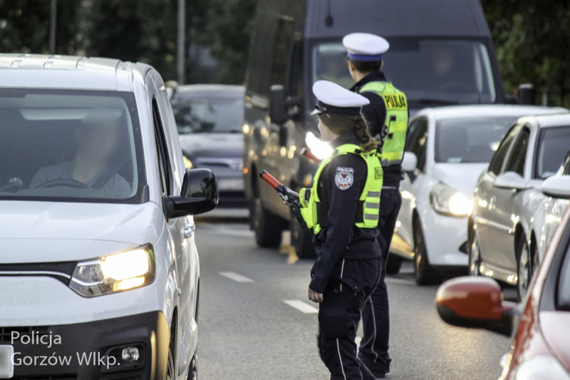 7/8 Trzeźwy poranek na rondzie Małyszyńskim