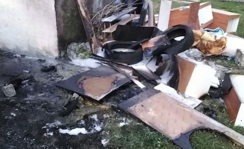 6/11 Pożar śmietników i samochodu na os. Górczyn