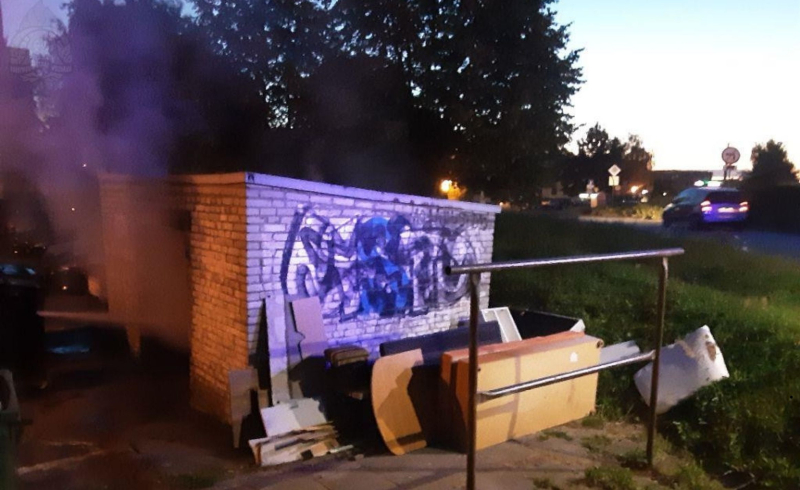 8/11 Pożar śmietników i samochodu na os. Górczyn