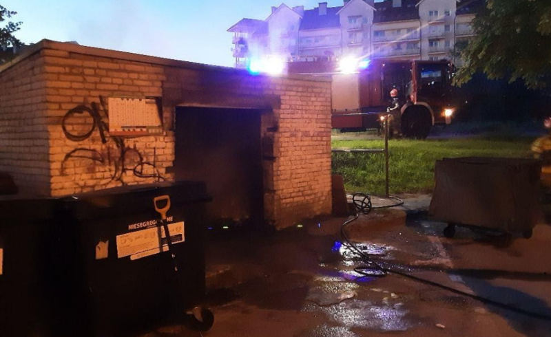 9/11 Pożar śmietników i samochodu na os. Górczyn